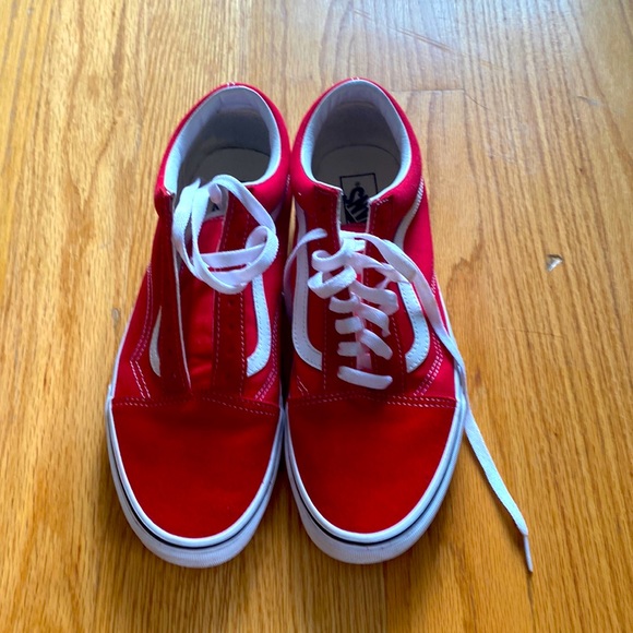 Red vans - Picture 1 of 4